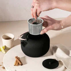 Berlinger Haus Theepot met RVS Filter - Gietijzer Zwart Roségoud - 1 Liter