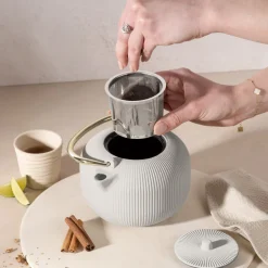 Berlinger Haus Theepot met RVS Filter - Gietijzer Mat Crème - 1 Liter