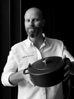 Combekk Braadpan met deksel Gietijzer Zwart ø 24 cm / 3.8 Liter - geëmailleerde anti-aanbaklaag
