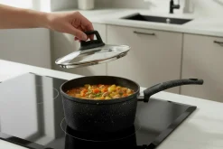 Cookinglife Steelpan / Sauspan met deksel - Black Speckle - Aluminium ø 18 cm / 2.2 liter - Geschikt voor alle warmtebronnen - standaard anti-aanbaklaag