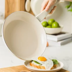GreenPan Koekenpan Essence Pro Clay ø 24 cm - keramische anti-aanbaklaag