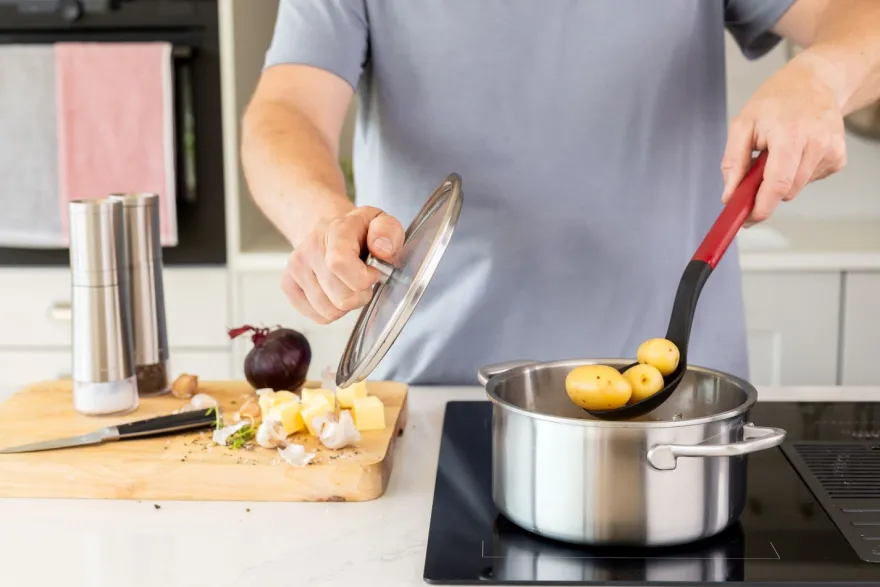 KitchenAid Groentelepel Classic Keizerrood 34 cm
