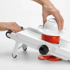 OXO Good Grips Mandoline - Groentesnijder - Keukensnijder - V-blade